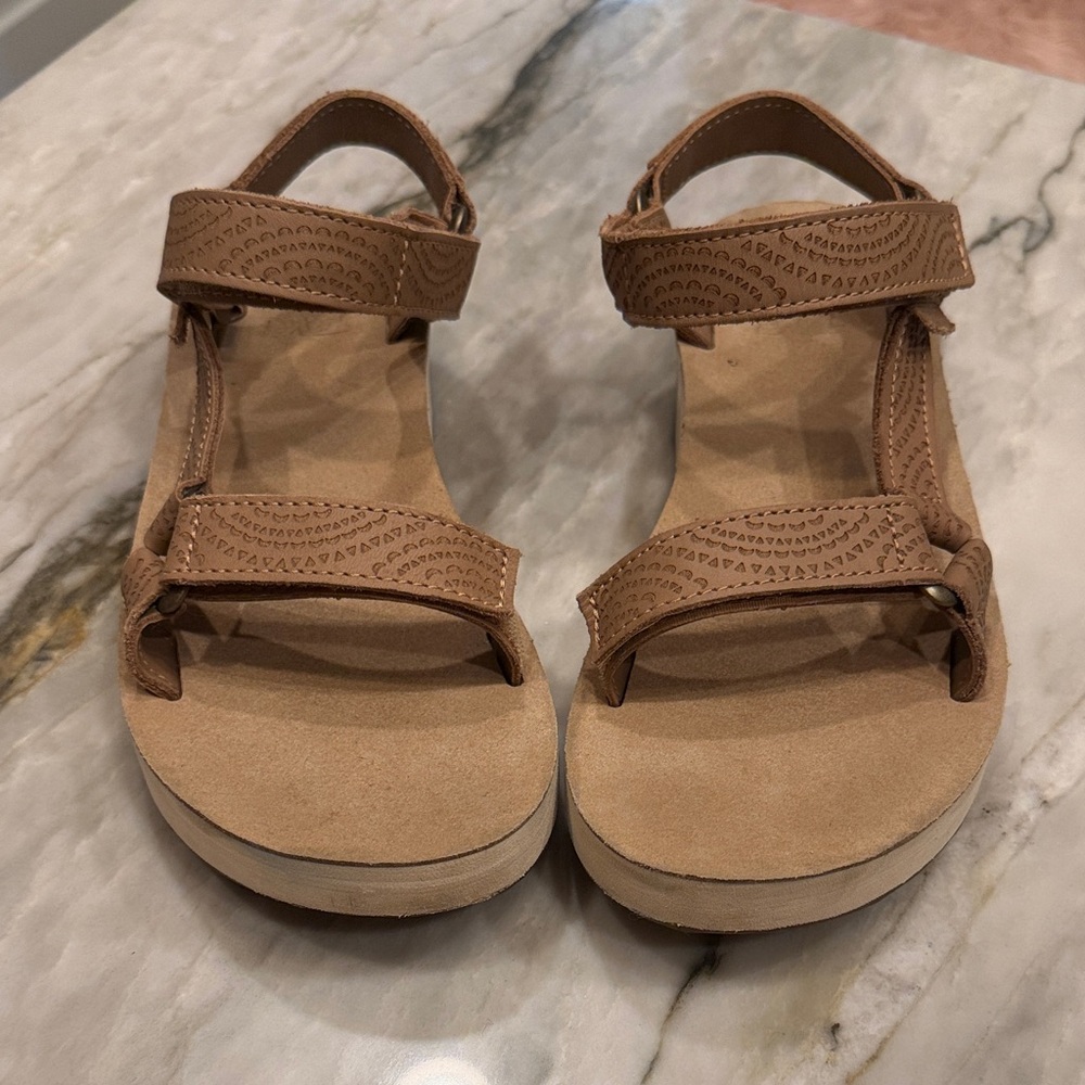 Teva Women’s Platform Sandals in Brown with Adjustable Ankle Strap Size 7 - Picture 2 of 5